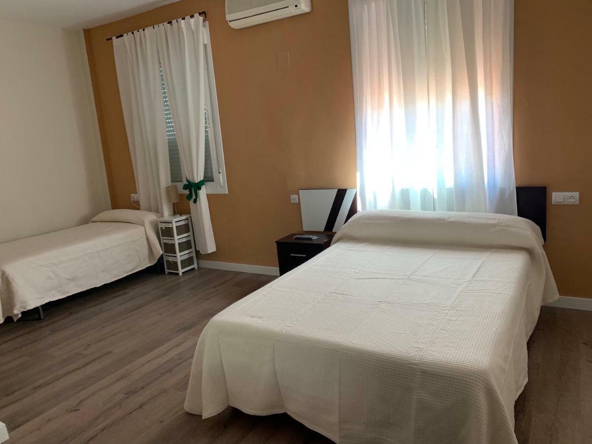 Hostal Restaurante Rufino Berlanga Buitenkant foto